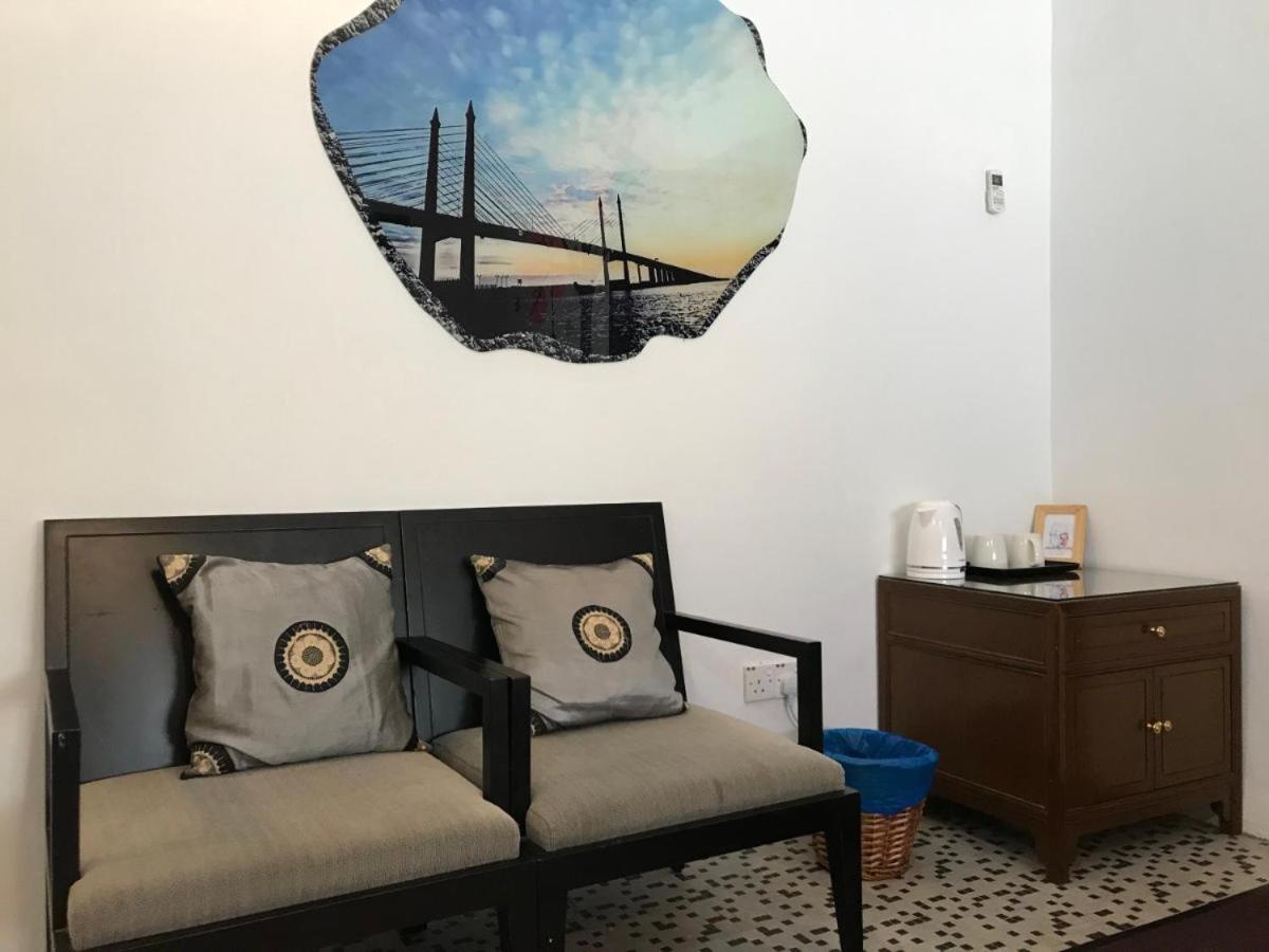Rangoon Residences + George Town Bagian luar foto