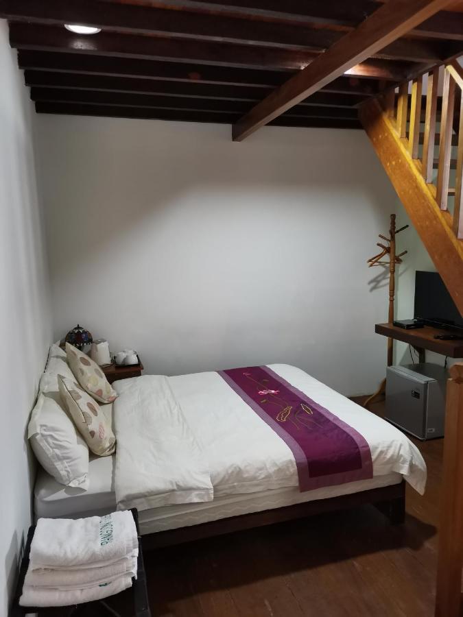 Rangoon Residences + George Town Bagian luar foto